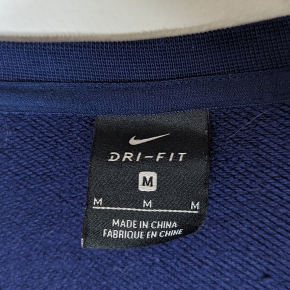 Embossed nike logo woman's cropped sweater size medium - Picture 7 of 8